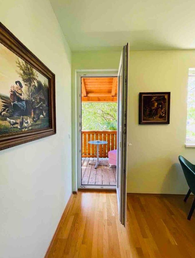Das Zimmer Im Wiener Haus Esterno foto