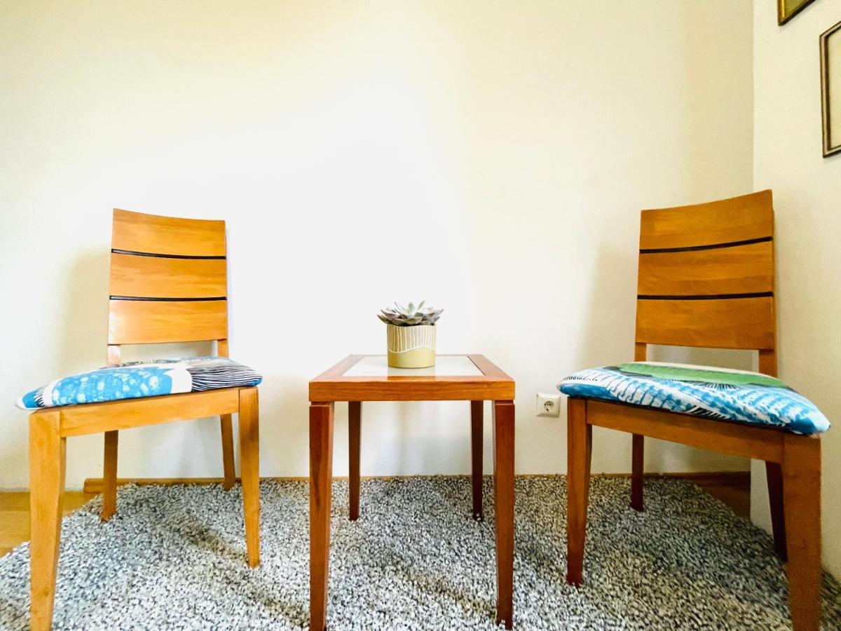 Das Zimmer Im Wiener Haus Esterno foto