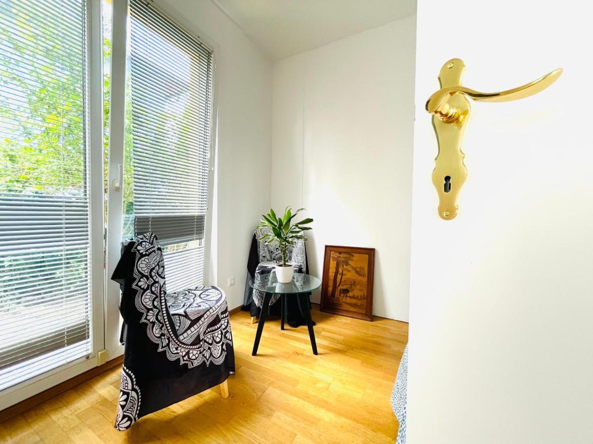 Das Zimmer Im Wiener Haus Esterno foto